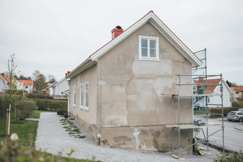 putsa om huset n r fasaden beh ver ny puts vad det kostar och hur du planerar r tt